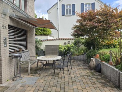 Wohnen im Grünen mit Weitsicht: vollausgestattete Wohnung im Zweifamilienhaus mit Loggia & Terrassen