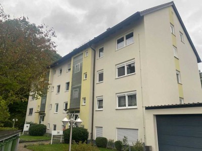 Frei!!! helle und gepflegte 4-Zimmer-Wohnung + Balkon + Garage