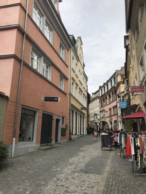 Modernisierte 1-Zimmer-Wohnung mit Balkon und neuer Einbauküche auf der Lindau-Insel