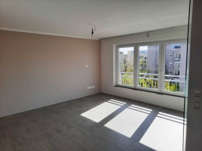 Helle hochwertig ausgestattete Wohnung in schöner Lage