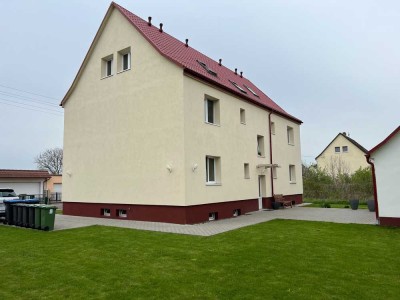 Schöne kompakte 2 Raum DG Wohnung mit EBK