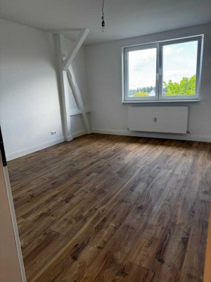 gemütliche 2-Raum-DG-Wohnung kernsanierte Erstvermietung