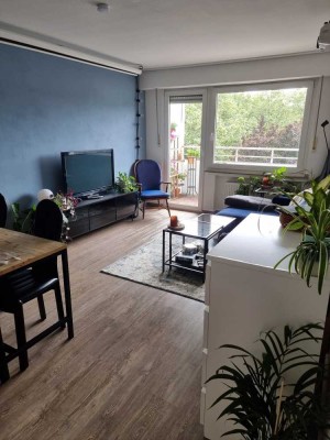 *Gepflegte 2-Zimmer Wohnung mit Balkon und Stellplatz!*