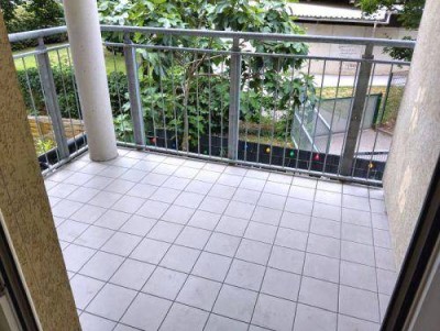 Ruhiger 3 ZIMMER-NEUBAU + West-Balkon + extra Küche möbliert + Bad mit Dusche/Fenster + extra WC!
