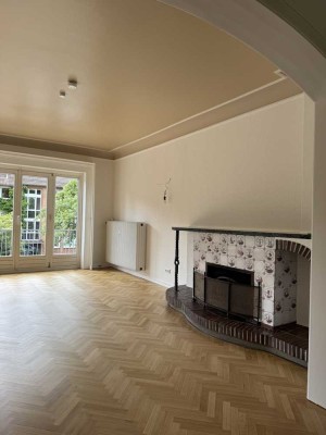 Charmante 4 Zimmer Wohnung mit Balkon!