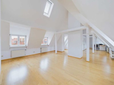 Maisonette Dachgeschosswohnung - aufgeteilt in 2 Einheiten - in einem denkmalgeschützten Altbau
