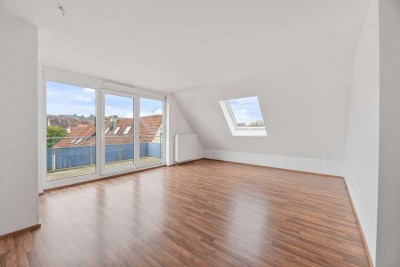Baujahr 2011: 4 Zimmer-Dachgeschosswohnung mit Neubaucharakter