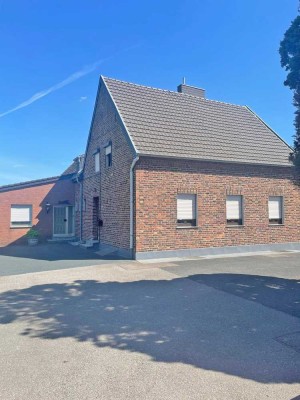Alleinlage - sehr gepflegter ehemaliger Bauernhof-Pferdehof in 52428 Jülich