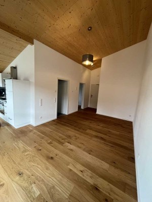 Helle 2-Zimmer Neubauwohnung mit Balkon