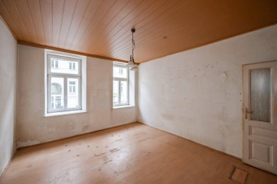 ++NEU++ 2-Zimmer Altbau-Wohnung (renovierungsbedürftig), viel Potenzial!