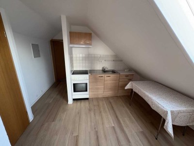 Geschmackvolle, modernisierte 2-Zimmer-Dachgeschosswohnung in Paderborn