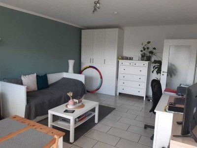 Kaarst-Vorst, komfort-Apartment 40 m² mit Süd-Balkon teilmöbliert