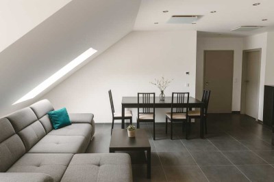 Charmante 3-Zimmer-Wohnung mit zwei Balkonen, PV-Anlage & Garage in ruhiger Lage von Reichelsdorf