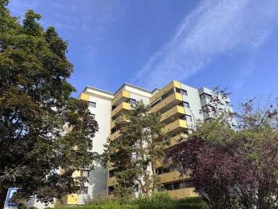Außergewöhnlich im Detail! Markant geschnittene Balkonwohnung mit fantastischem Ausblick in Walldorf