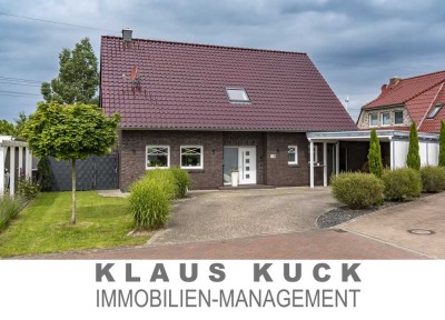 Provisionsfrei für Käufer: ELEGANZ-STIL-EXKLUSIVITÄT. Traumhaftes Einfamilienhaus mit Carport