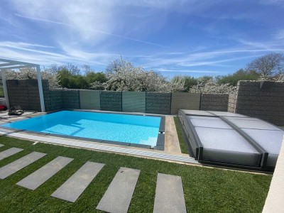 Der Sommer kann kommen! Sehr großes, freistehendes EFH  mit ELW und Pool. Direkt bei Mainz.