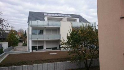 Schöne 3 Zimmer Wohnung mit Terasse und Garten