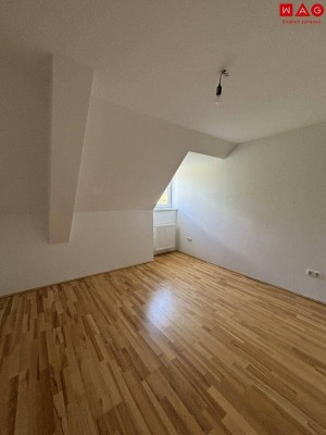 Naturnahes Wohnen auf dem Land mit dennoch guter Infrastruktur! Moderne 2-Zimmer Wohnung mit Parkplatz in Ampflwang!