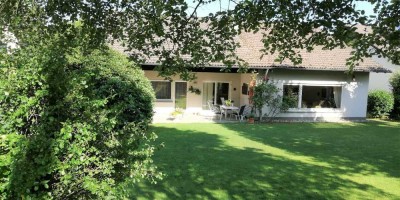 Einfamilienhaus mit schönem Garten, ruhig und zentral gelegen in Altenkirchen.