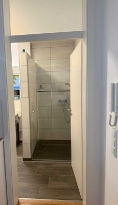 Geschmackvolle 2-Raum-Dachgeschosswohnung mit geh. Innenausstattung mit Balkon