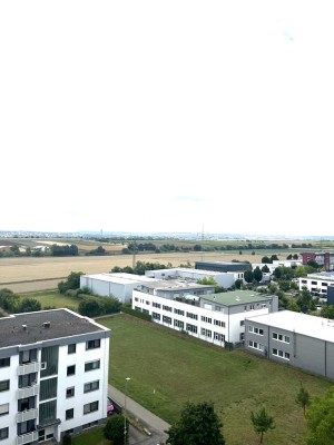Geschmackvolle 3,5-Zimmer-Wohnung mit gehobener Innenausstattung mit Balkon und EBK in Ostfildern