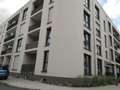 Vollmöbliert: Stilvolle 2 Zimmerwohnung mit Küche, Möbel & Stellplatz