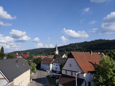 freundliche und gepflegte 3,5-Zimmer-Wohnung mit Balkon und EBK in Lorch