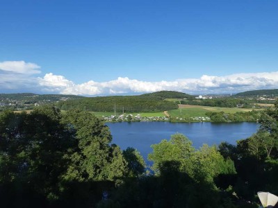 Außergewöhnliche Wohnung mit Dachterrasse und unverbaubarem Seeblick.