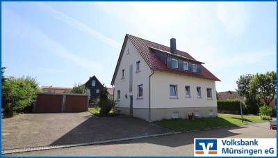 Teilsaniertes Einfamilienhaus mit großzügigem Garten und Doppelgarage in Donnstetten!