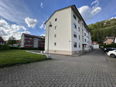 Absoluter Hammerpreis , 3 Zimmer im 3. Obergeschoss eines gepflegten Mehrfamilienhauses.