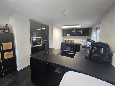 Familienfreundliches modernisiertes Einfamilienhaus mit herrlichem Garten!!