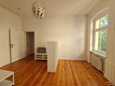 Renovated 2-room apartment | Sanierte 2-Zimmer-Wohnung