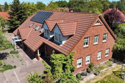 Mehrparteienhaus im ostfriesischen Stil mit großen Garten