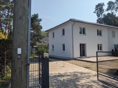 Moderne Doppelhaushälfte in exponierter Lage