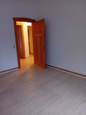 Renovierte 2-Zimmer-Wohnung in Solingen-Gräfrath
