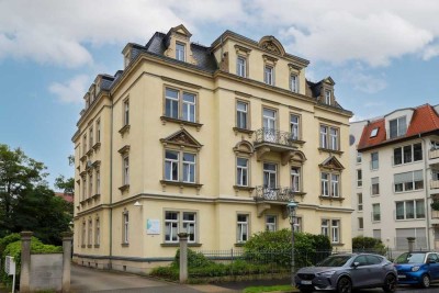2-Raum-Wohnung mit Einbauküche in DD-Striesen