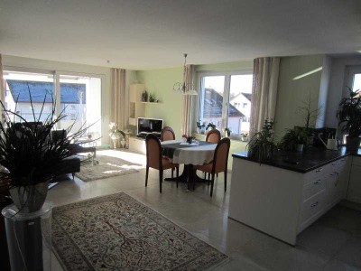 Kirchheim u Teck, schöne neue 4 Zi WHG 120qm Aufzug, Balkon, 2 TG, Bj 2017 neuw.