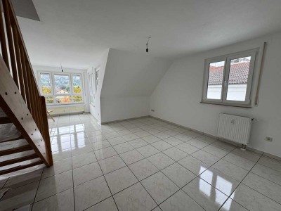 Zentrale 4-Zi-Maisotte Whg mit EBK, HMS, Kleiner Balkon, tolle Aussicht in Plüderhausen