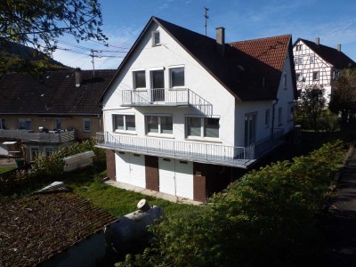 Komplett saniertes Haus mit Werkstatt und Platz für Hobby oder Fuhrpark