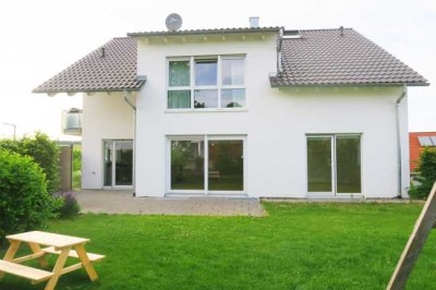 3,5 Zi-Wohnung - gehobene Ausstattung- gepflegtes Haus mit Garten