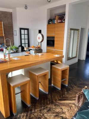 Möbliertes Penthouse mit 4+ Zimmern sowie 2 Balkonen für max 12 Monate wegen Auslandsaufenthalt