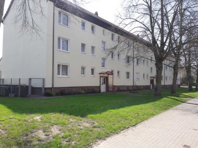Sonnige 2 2/2 Raum Wohnung