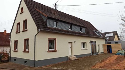 Wohnhaus mit EBK und Garten in Trippstadt