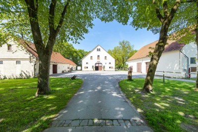Reitanlage mit Wohnhaus und Reithalle