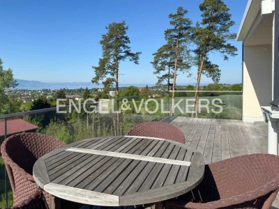 Die Qualität eines Erstbezugs mit Panorama See- und Bergblick!