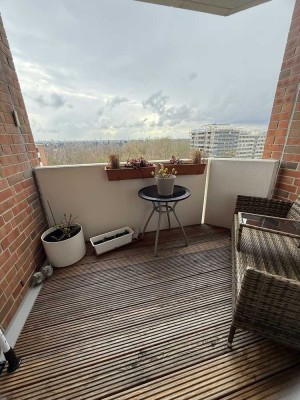 COURTAGE frei für Käufer: Schöne und geräumige 2 Zi. ETW mit Balkon, EBK und TG-Stellplatz