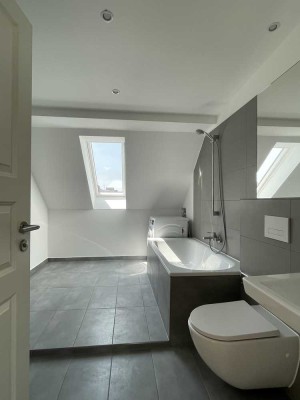 Modernisierte 2 Zimmer Wohnung mit Offener Wohnküche