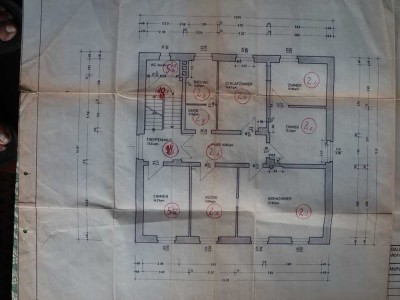Renovierungsbedürftige 4,5 Zimmer Wohnung im Ostviertel
