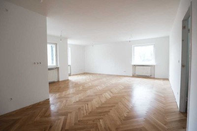 An Hauptstraße: Renovierte Familienwohnung nahe Stadtzentrum