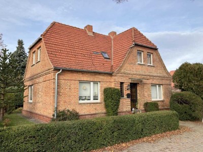 Einfamilienhaus mit schönem Grundstück